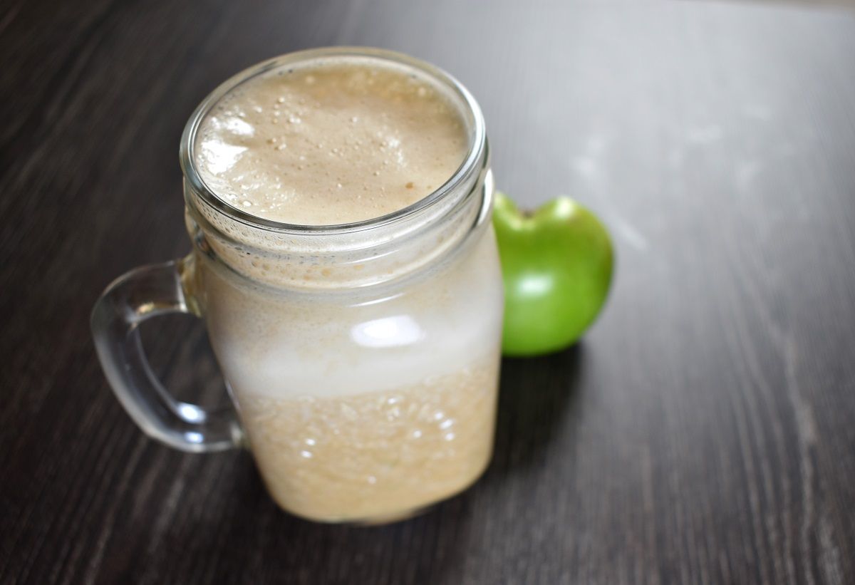 Batido saciante de manzana y avena